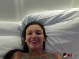 Tatuado modelo adel asanti fodido em dela hotel quarto