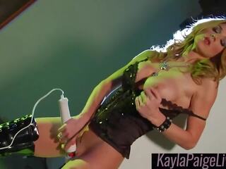 High Heeled MILF Kayla Paige Cums Hard with Her Magic | xHamster