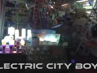 電気の 都市 バディ