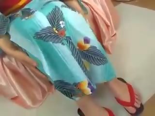 Megumi harukalovely জাপানী সৌন্দর্য মধ্যে পোশাক পরার ধরণ fondles তার পাছা